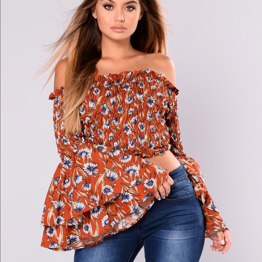 Off shoulder crop too